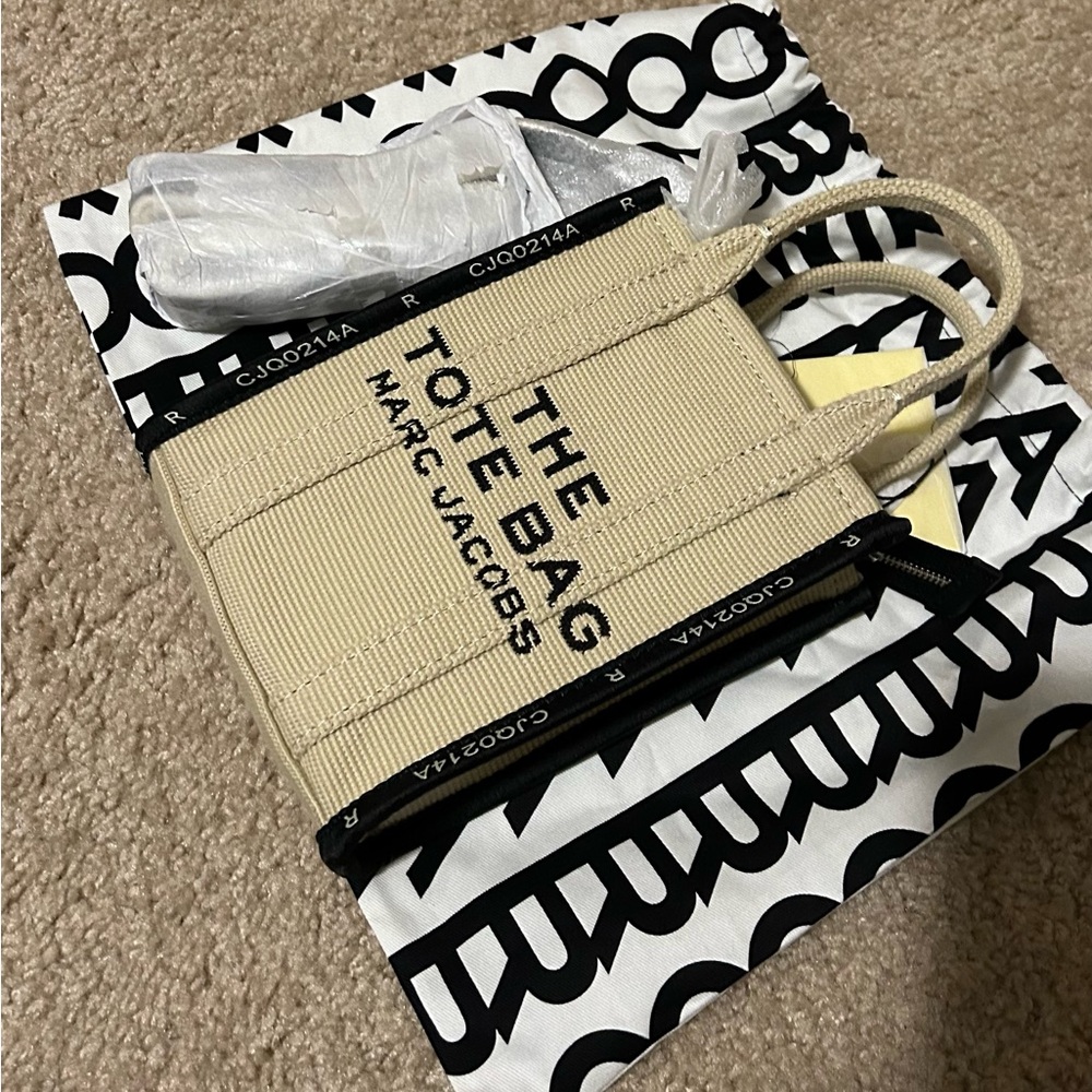 The tag tote crossbody bag Marc Jacobs Beige in Cotton